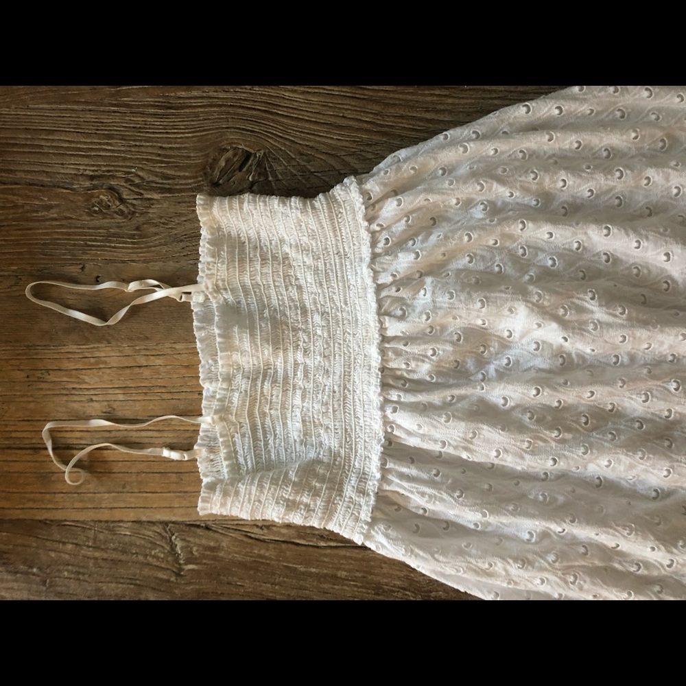 ⭐️ White eyelet dress ⭐️